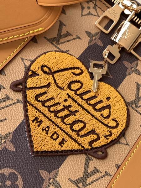  Handbag   Louis Vuitton  M45967  size  50 x 29 x 23  cm  