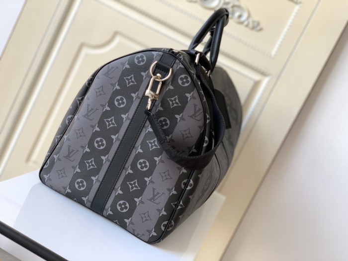  Handbag  Louis Vuitton  M45966   size  55 x 31 x 26  cm