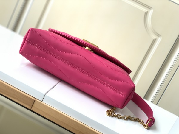 Handbag  Louis Vuitton  M58553  size  24x14x9 cm