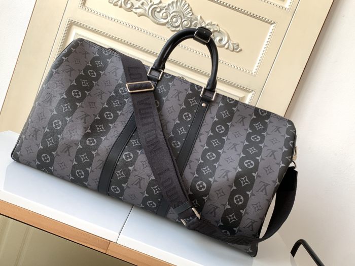  Handbag  Louis Vuitton  M45966   size  55 x 31 x 26  cm