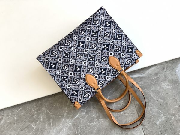  Handbag   Louis Vuitton  M57396  size  35 x 27 x 14  cm 