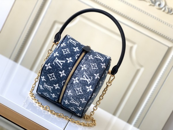  Handbag   Louis Vuitton  M59611  size  16.0x16.0x16.0 cm