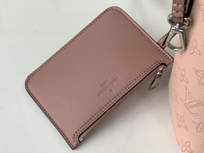  Handbag   Louis Vuitton  M54353  size  23 x 21 x 13  cm