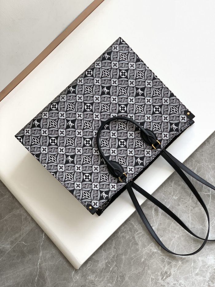 Handbag   Louis Vuitton  M57207  size  41 x 34 x 19 cm