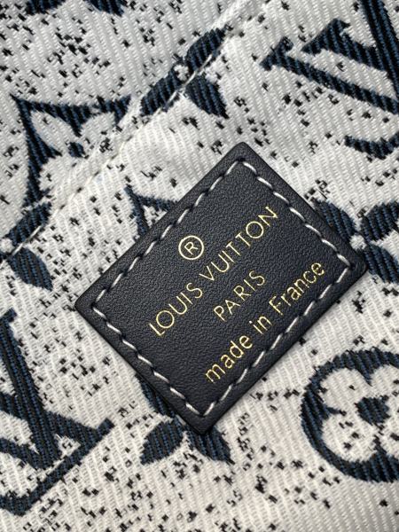 Handbag  Louis Vuitton  M59608  size  35 × 28 × 15  cm