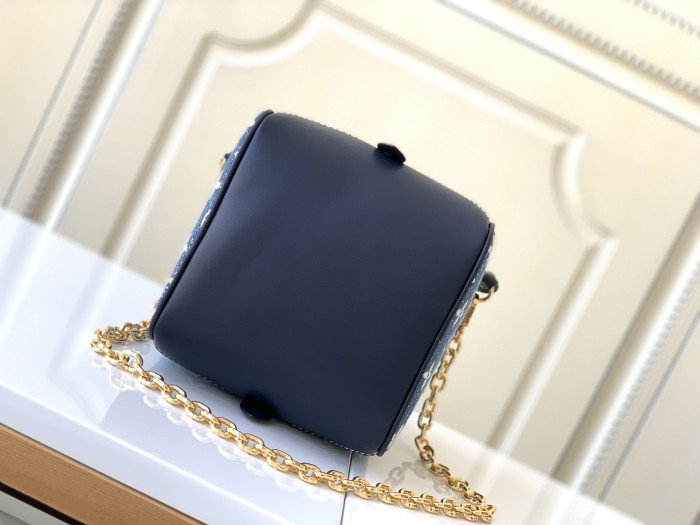  Handbag   Louis Vuitton  M59611  size  16.0x16.0x16.0 cm