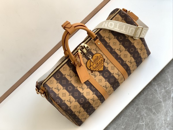  Handbag   Louis Vuitton  M45967  size  50 x 29 x 23  cm  