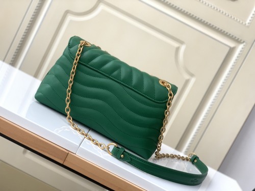 Handbag  Louis Vuitton   M58664  size  24x14x9  cm