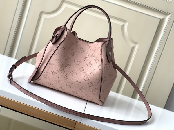  Handbag   Louis Vuitton  M54353  size  23 x 21 x 13  cm