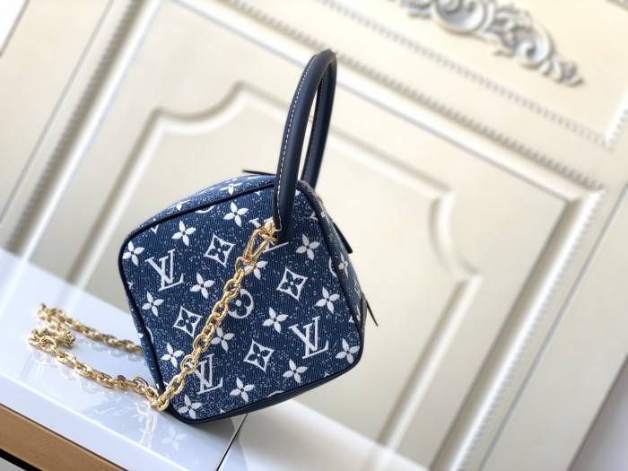  Handbag   Louis Vuitton  M59611  size  16.0x16.0x16.0 cm