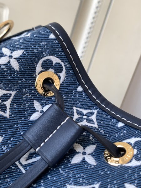  Handbag   Louis Vuitton  M59606  size  25 x 28.5 x 20  cm