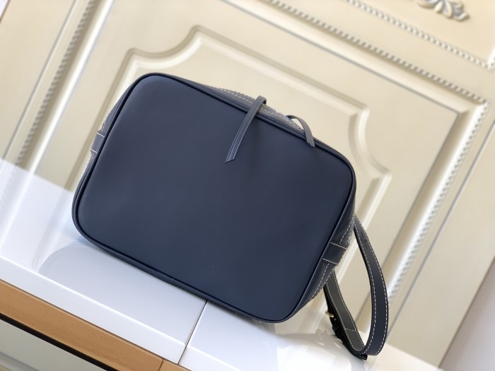  Handbag   Louis Vuitton  M59606  size  25 x 28.5 x 20  cm