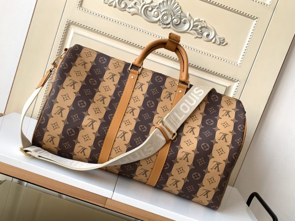  Handbag   Louis Vuitton  M45967  size  50 x 29 x 23  cm  