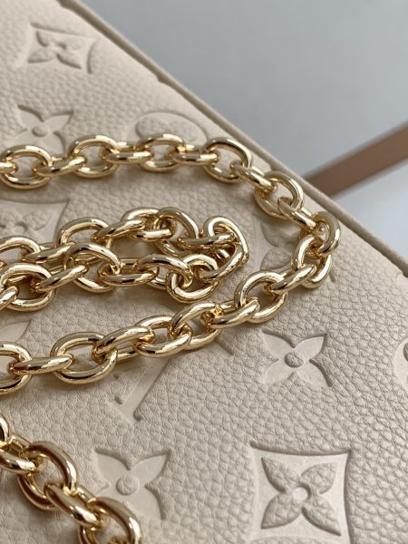 Handbag  Louis Vuitton  M80349  size 19 x 11.5 x 3  cm