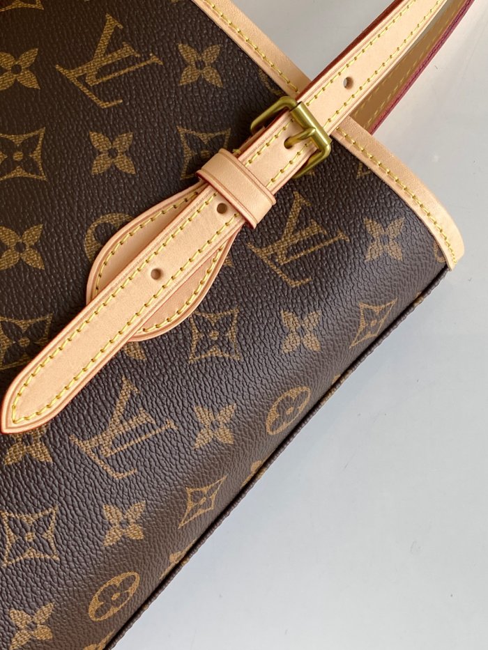 Handbag   Louis Vuitton  M42238   size   23 x 15 x 26  cm