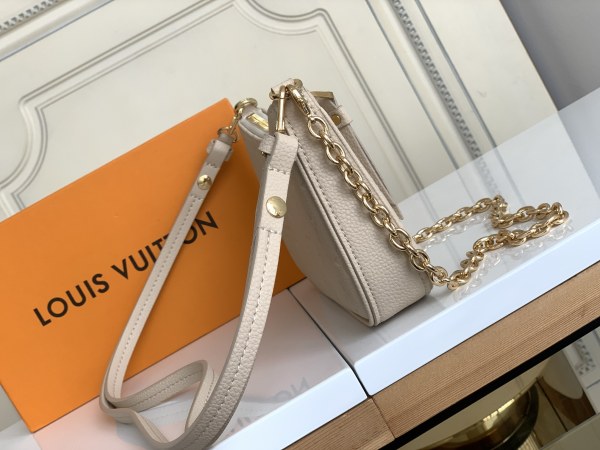 Handbag  Louis Vuitton  M80349  size 19 x 11.5 x 3  cm