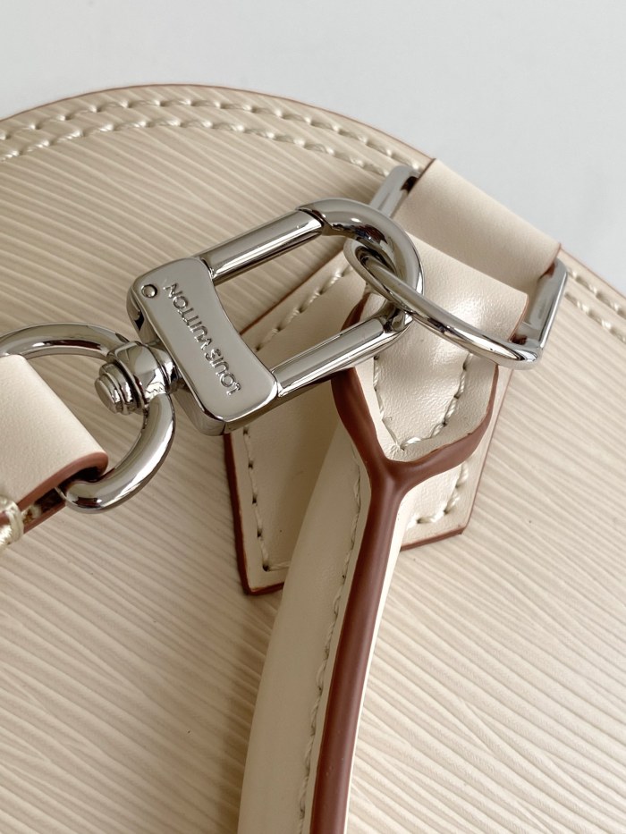 Handbag   Louis Vuitton  M58706  size  23.5 x 17.5 x 11.5  cm