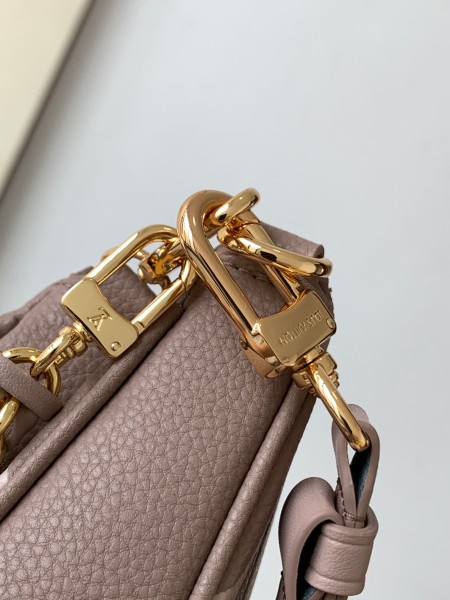 Handbag   Louis Vuitton  45777  size  23.5×13×4.5  cm