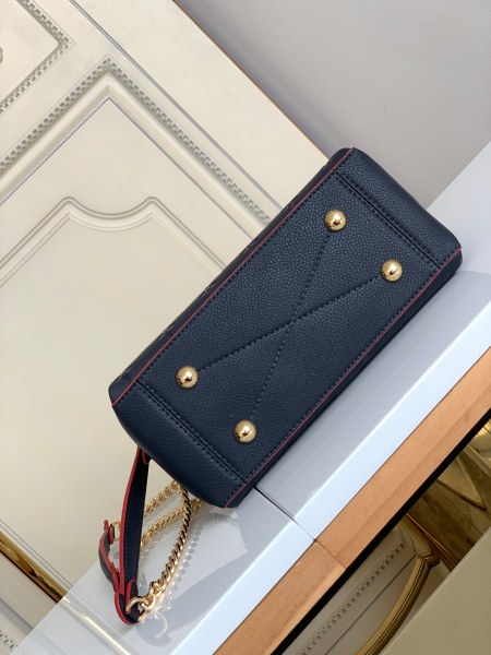  Handbag   Louis Vuitton  M43746  size  24.x 17 x 11  cm