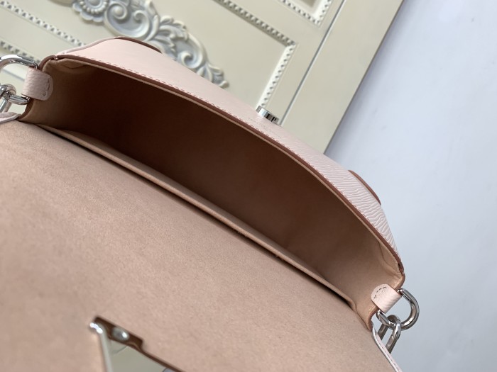 Handbag   Louis Vuitton   59460  size  24.5 x 15.5 x 9 cm