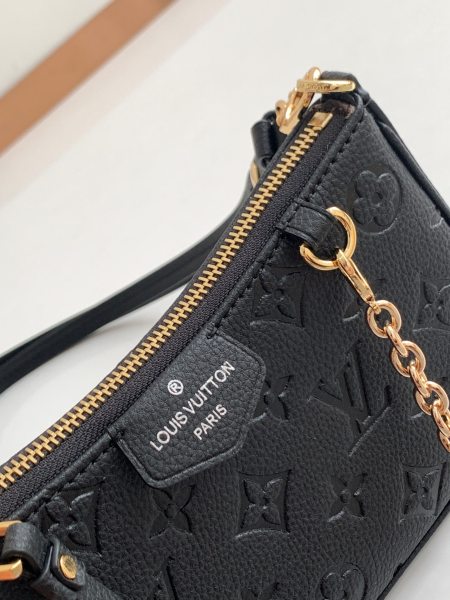  Handbag  Louis Vuitton  M80349   size  19 x 11.5 x 3  cm