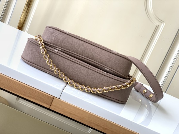 Handbag   Louis Vuitton  45777  size  23.5×13×4.5  cm