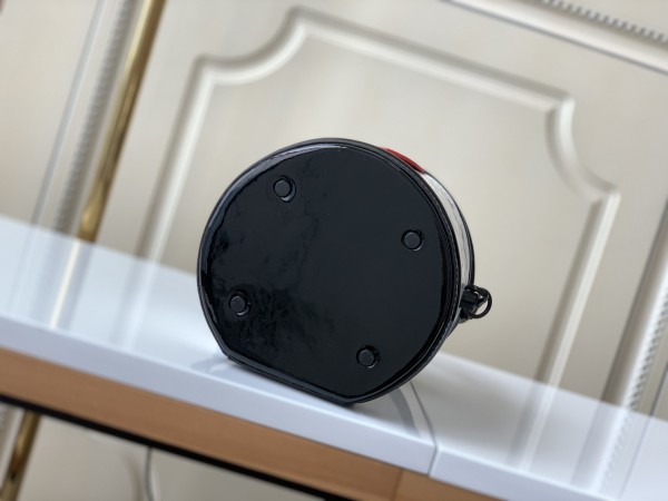 Handbag   Louis Vuitton  M20487 size  15 x 17 x 15 cm