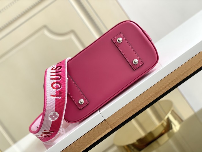  Handbag  Louis Vuitton   57341  size  23.5 x 17.5 x 11.5 cm