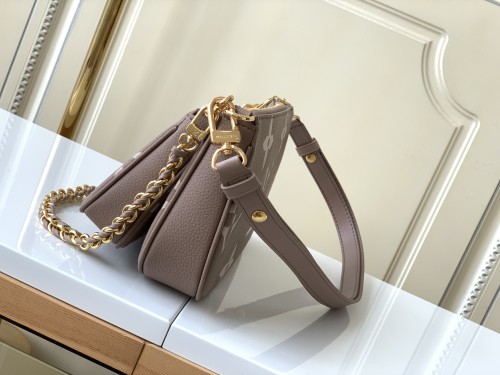 Handbag   Louis Vuitton  45777  size  23.5×13×4.5  cm