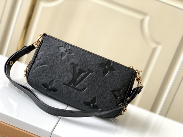 Handbag   Louis Vuitton  80399  size   23.5×13×4.5 cm