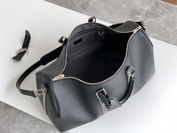 Handbag   Louis Vuitton  M33400  size  50.0x 29.0x 23.0  cm