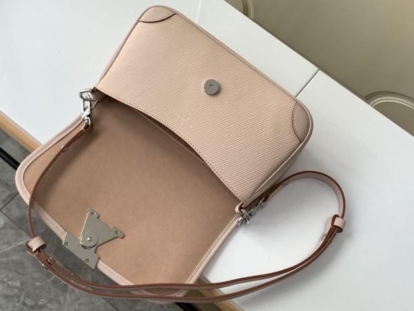 Handbag   Louis Vuitton   59460  size  24.5 x 15.5 x 9 cm