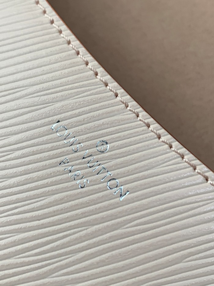 Handbag   Louis Vuitton   59460  size  24.5 x 15.5 x 9 cm