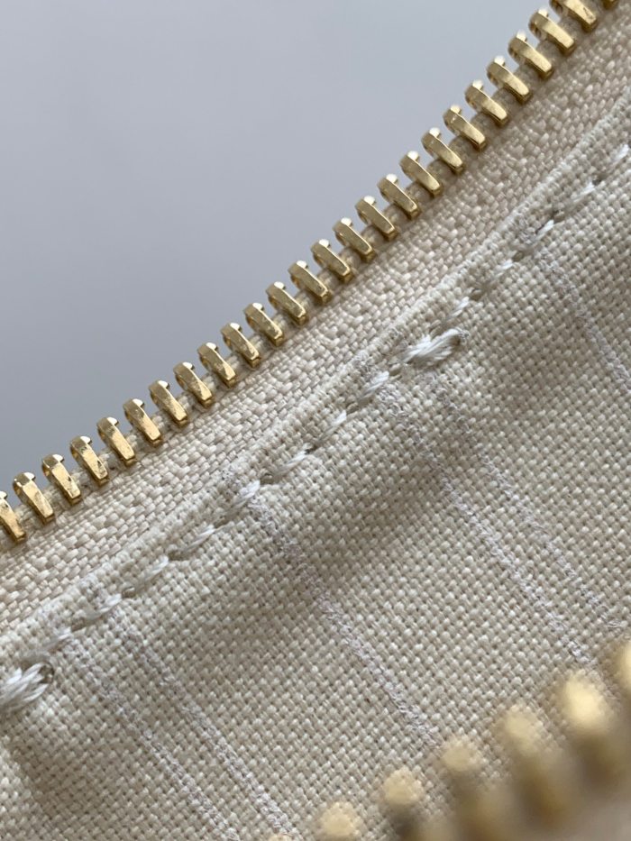 Handbag  Louis Vuitton  M80349  size 19 x 11.5 x 3  cm