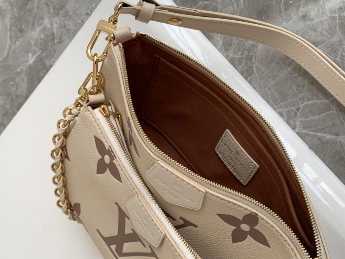 Handbag   Louis Vuitton 45777  size  23.5×13×4.5 cm