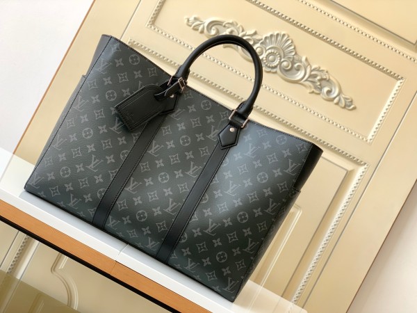   Handbag  Louis Vuitton   m46451  size  44 x 33 x 18  cm