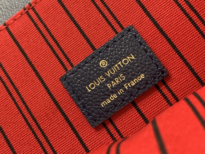 Handbag  Louis Vuitton   M41486  size  25 x 19 x 9 cm