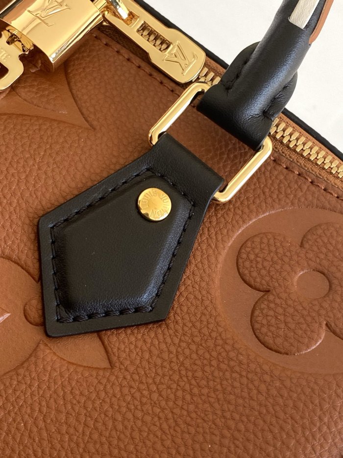  Handbag  Louis Vuitton  M45840  size   25.0 x 19.0 x 15.0  cm