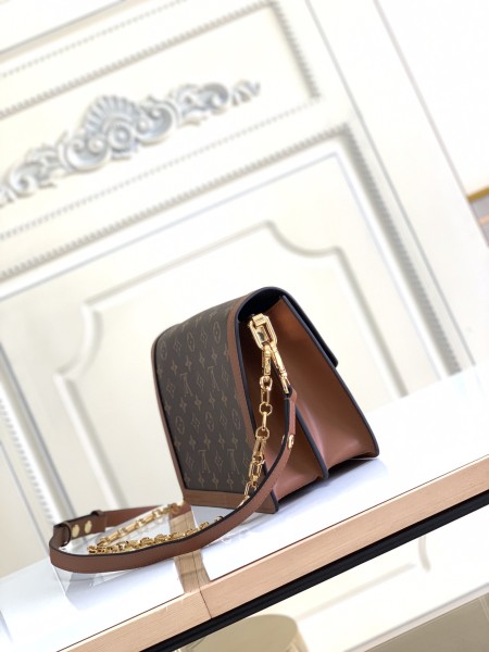  Handbag  Louis Vuittonm  M44391  size  25x17x10.5 cm