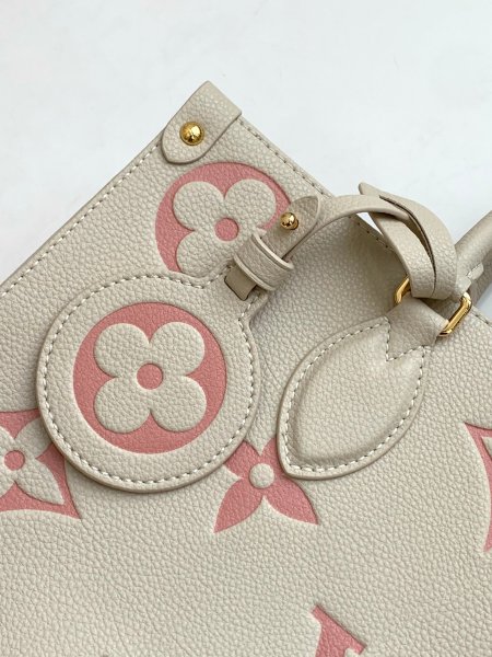  Handbag   Louis Vuitton  M21575  35.0 x 27.0 x 14.0  cm