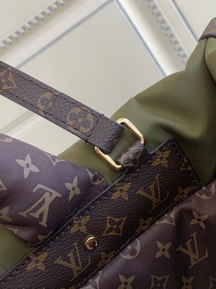 Handbag    Louis Vuitton   M59007  size 41 x 34 x 19 cm