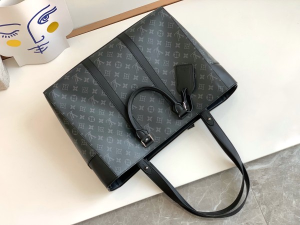   Handbag  Louis Vuitton   m46451  size  44 x 33 x 18  cm