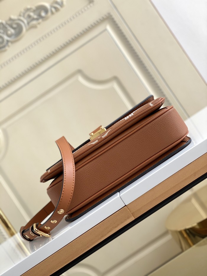  Handbag  Louis Vuitton   m46018  size  25x19x7  cm