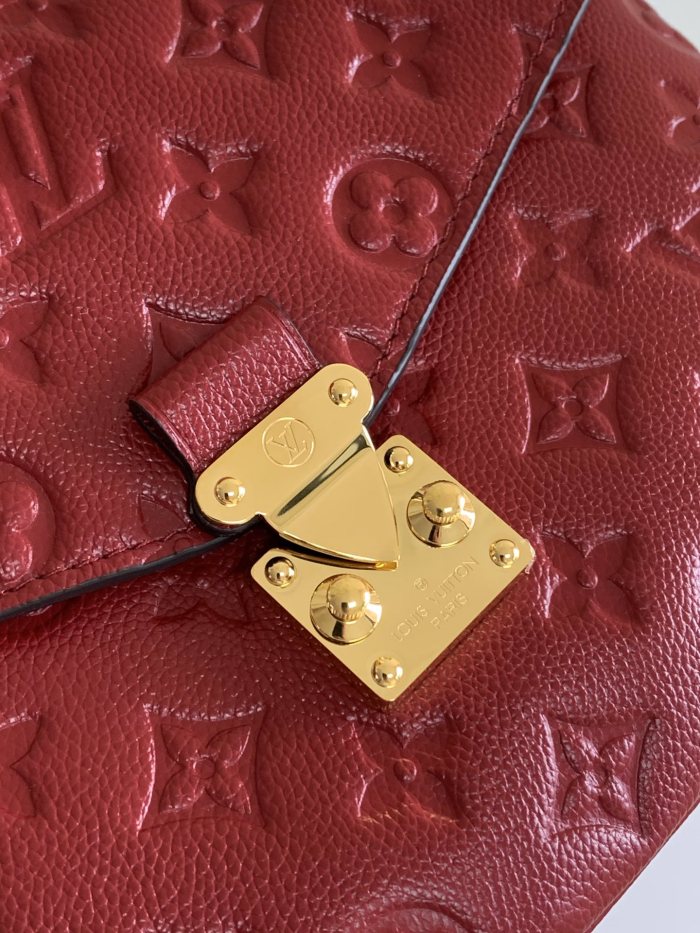  Handbag  Louis Vuitton   M41487  size  25 x 19 x 9  cm