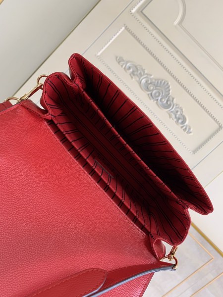 Handbag  Louis Vuitton  M44018  size  25 x 19 x 9  cm