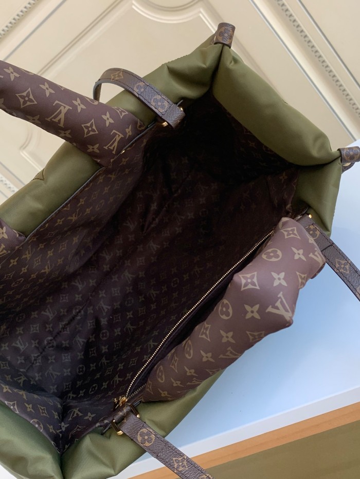 Handbag    Louis Vuitton   M59007  size 41 x 34 x 19 cm