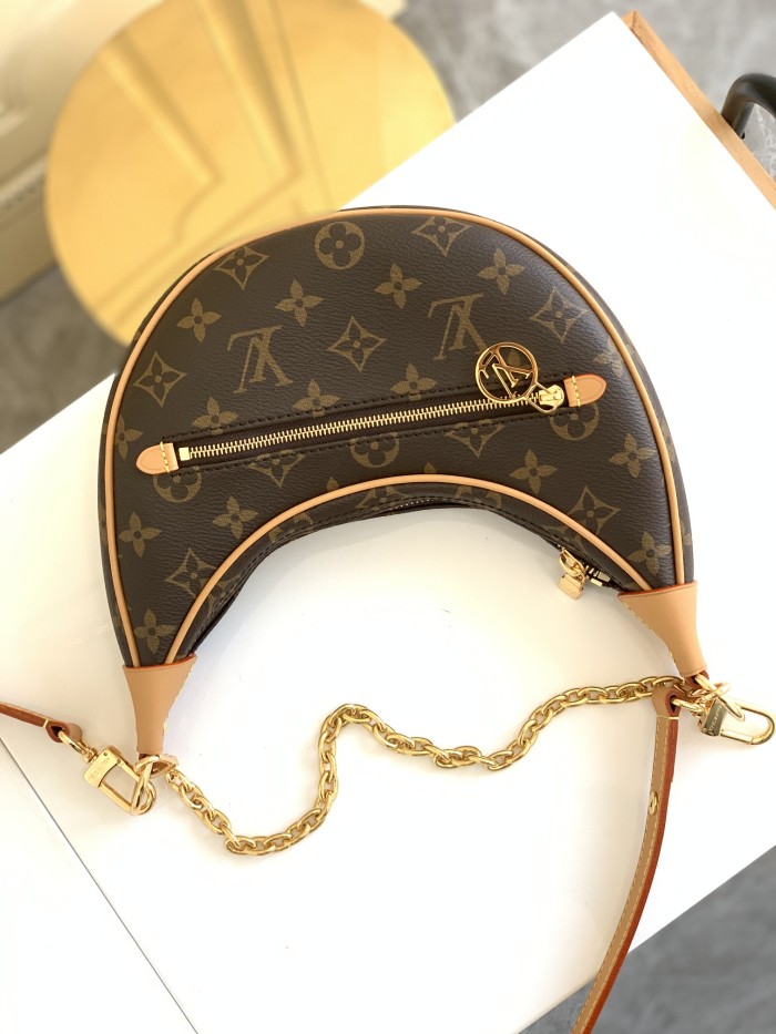 LOUIS VUITTON M24846 Loop M81098 size 23*6*13  cm