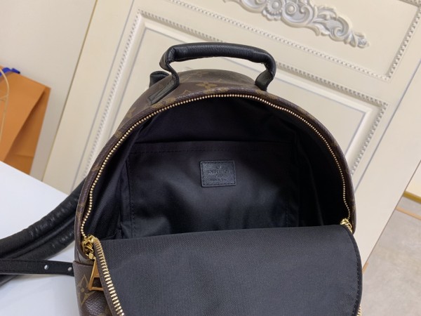 Handbag  Louis Vuitton  M41560  size  20×31×10 cm