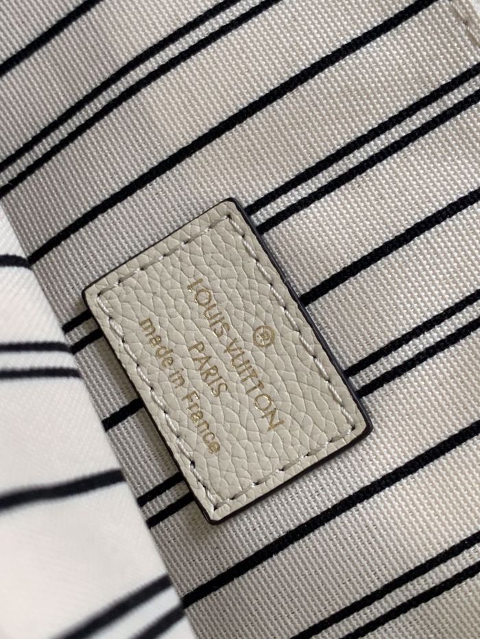 Handbag  Louis Vuitton  M40780  size  25 x 19 x 9  cm