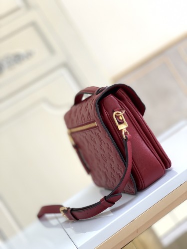  Handbag  Louis Vuitton   M41487  size  25 x 19 x 9  cm